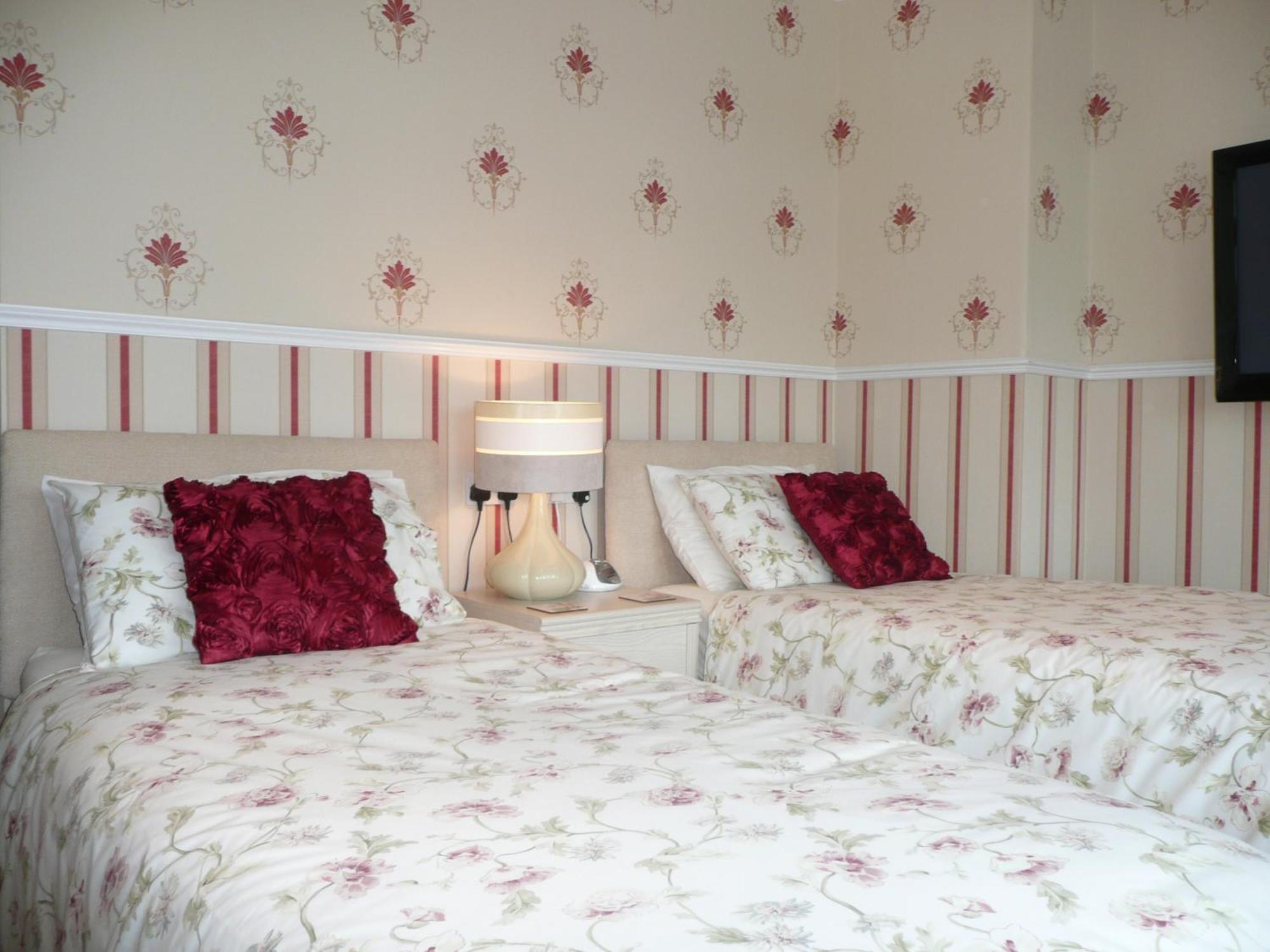 Cherry Blossom Guest House วิทบี ภายนอก รูปภาพ