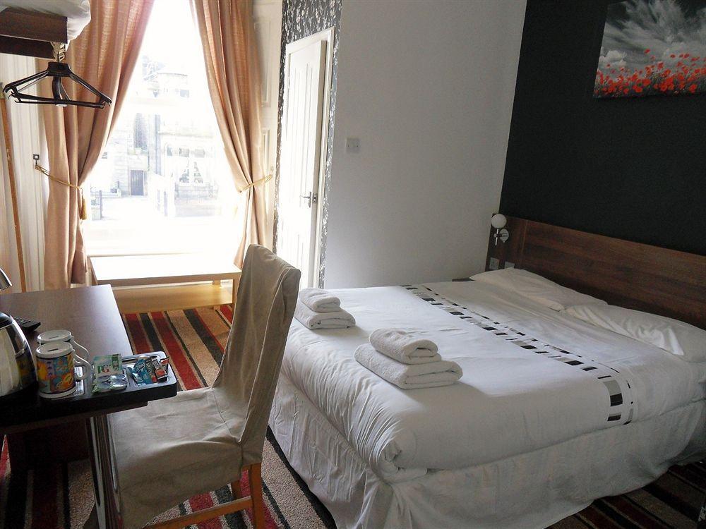 Cherry Blossom Guest House วิทบี ภายนอก รูปภาพ