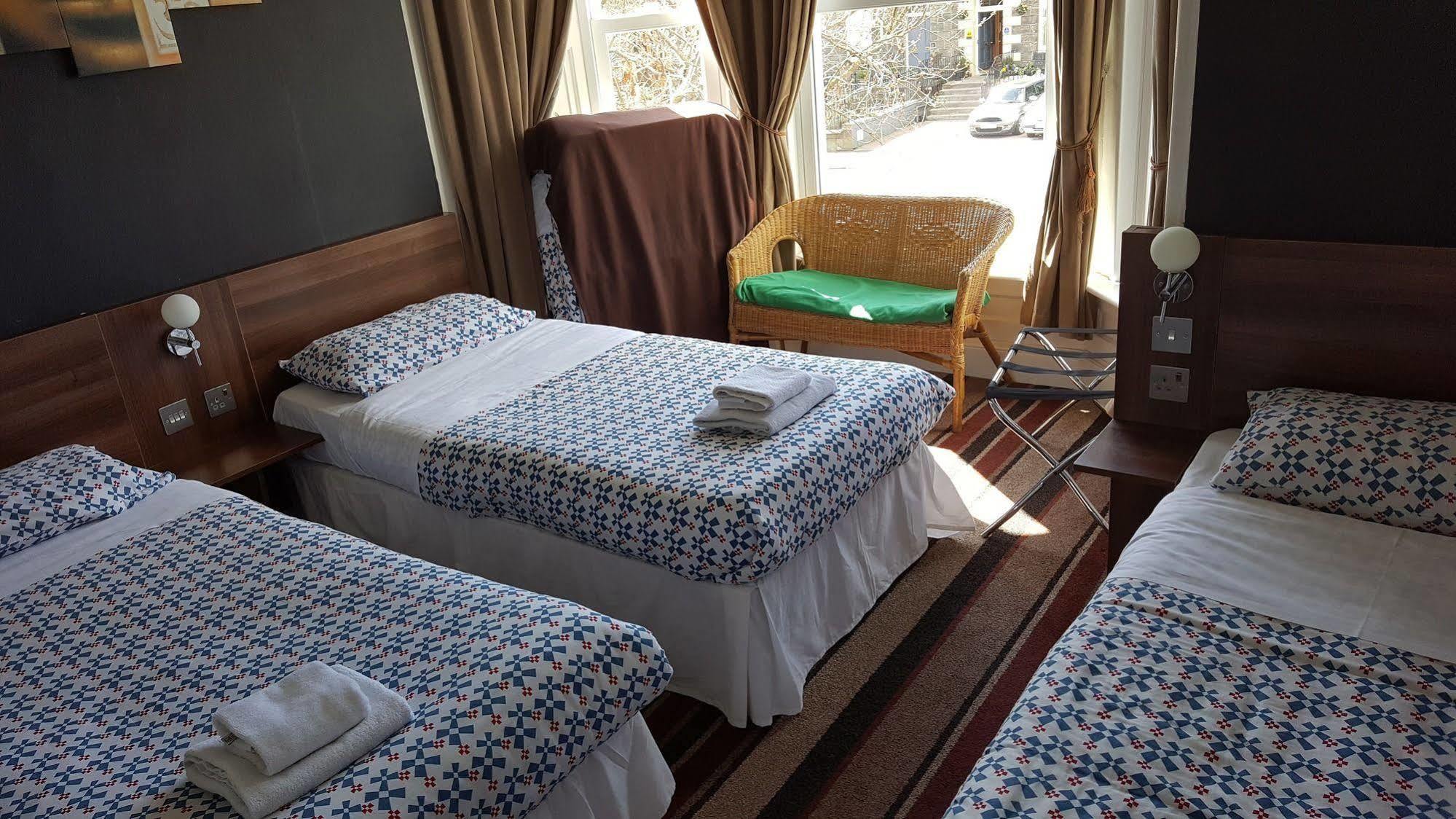 Cherry Blossom Guest House วิทบี ภายนอก รูปภาพ