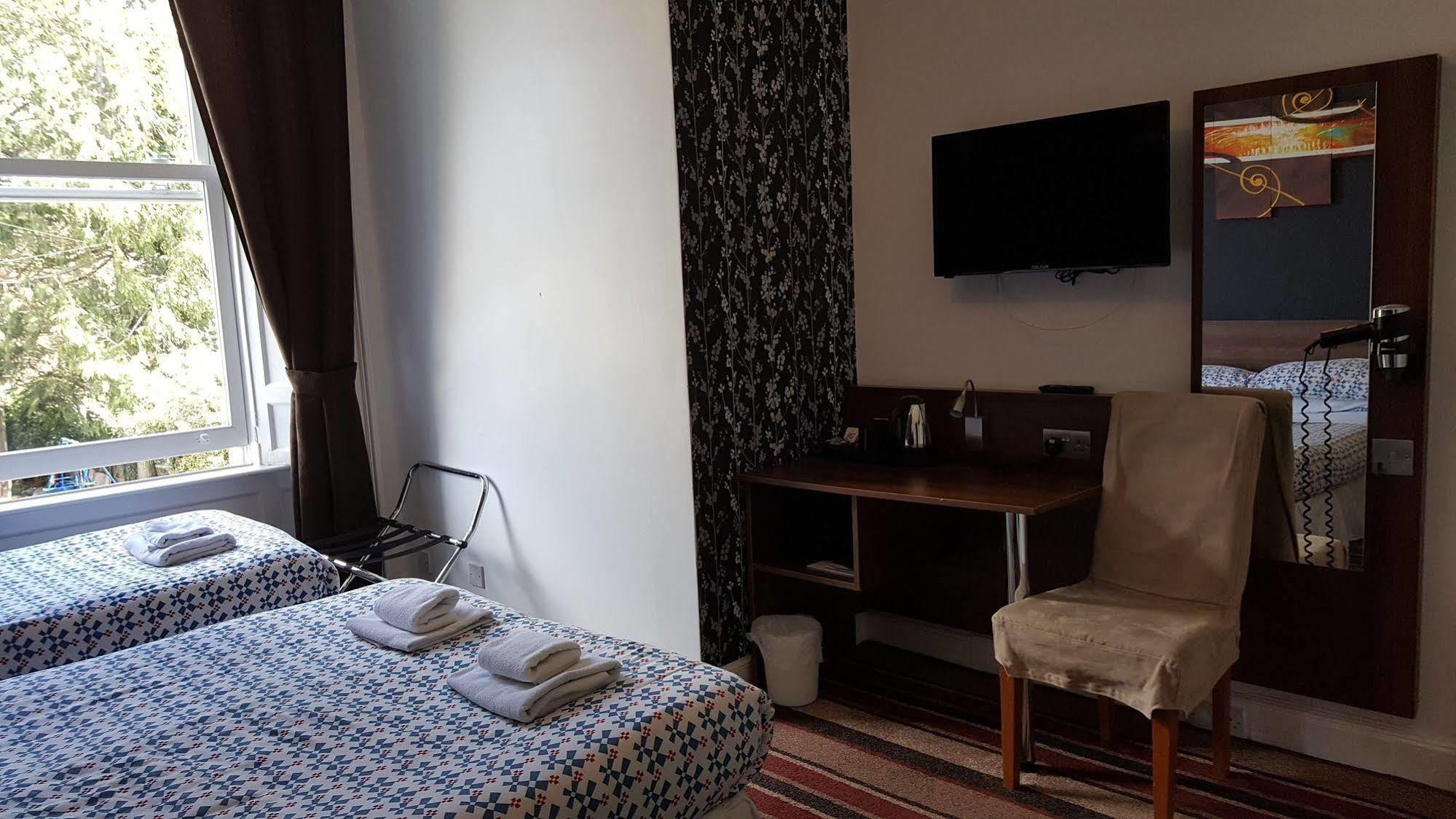 Cherry Blossom Guest House วิทบี ภายนอก รูปภาพ