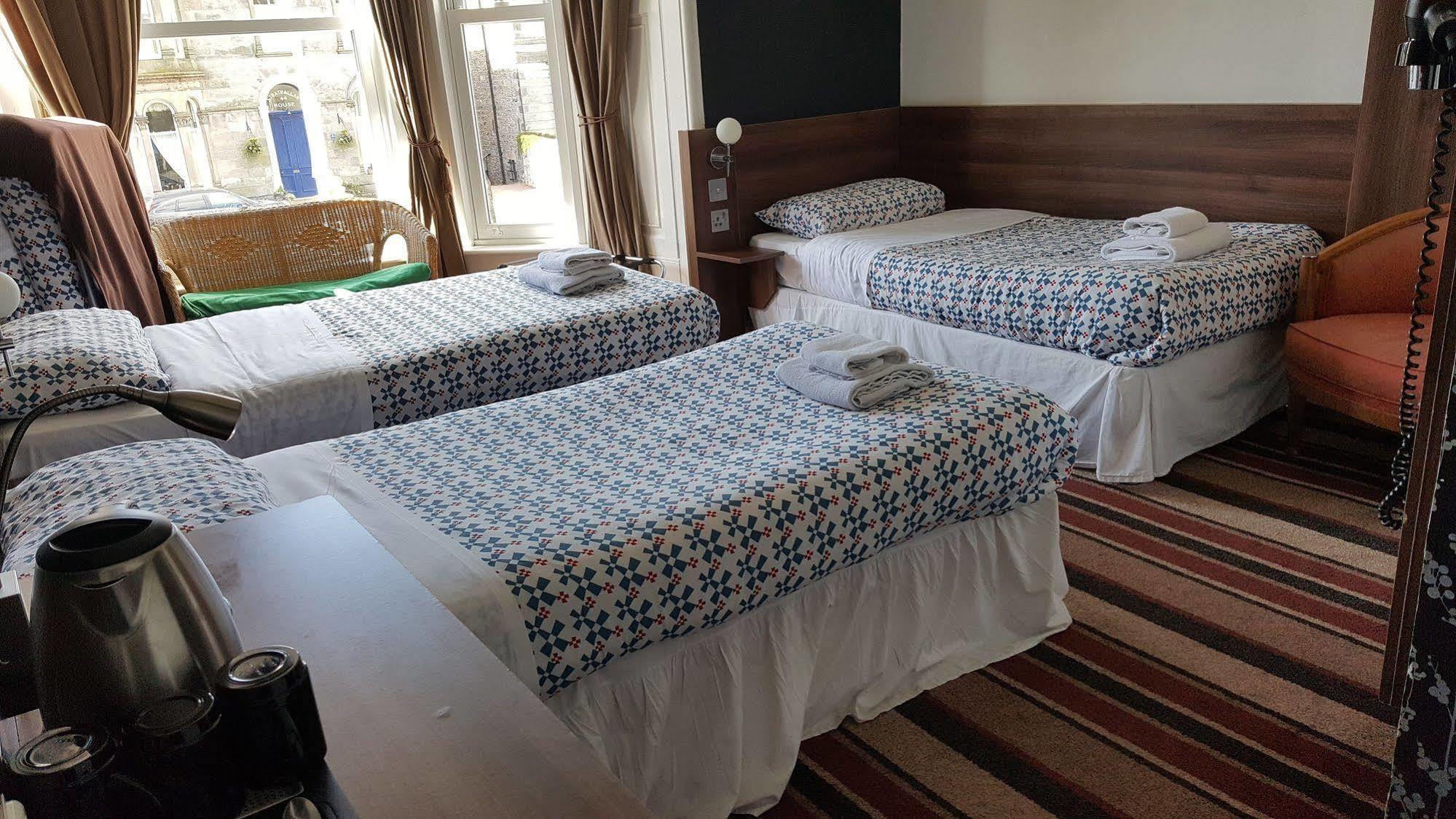 Cherry Blossom Guest House วิทบี ภายนอก รูปภาพ